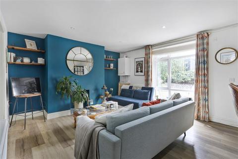 1 bedroom flat for sale, Leighton Road, London