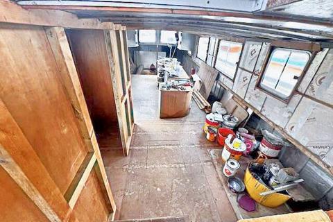 1 bedroom houseboat for sale, Otterham Creek lane, Rainham ME8