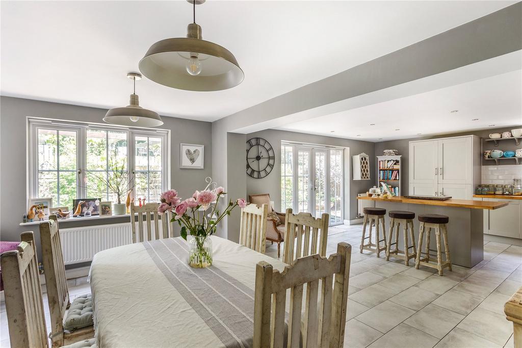 Kitchen/ Breakfast
