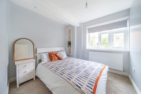 1 bedroom flat for sale, Tayside Court, London