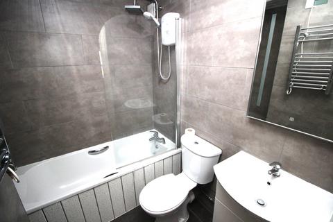 2 bedroom flat for sale, Windsor Drive, High Wycombe, HP13