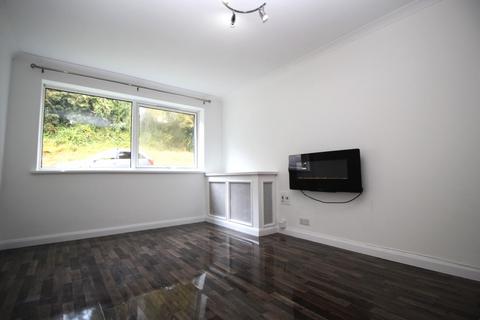 2 bedroom flat for sale, Windsor Drive, High Wycombe, HP13