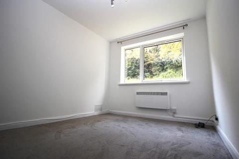 2 bedroom flat for sale, Windsor Drive, High Wycombe, HP13