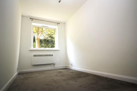 2 bedroom flat for sale, Windsor Drive, High Wycombe, HP13