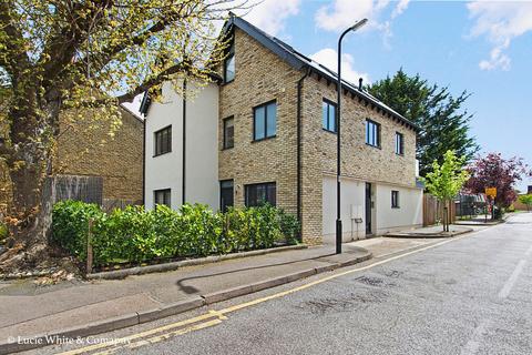 Flat 2, 1 Hanover Road, London, SW19 1EB