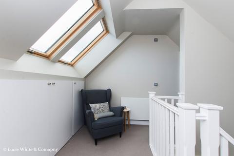 Flat 2, 1 Hanover Road, London, SW19 1EB