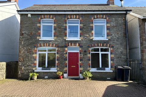 3 bedroom detached house for sale, Ochr Y Waun, Cwmllynfell, Ystradgynlais.