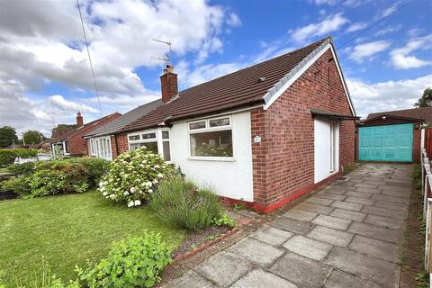 2 bedroom semi-detached bungalow for sale, Wilmslow Crescent, Thelwall, Warrington, WA4 2JE