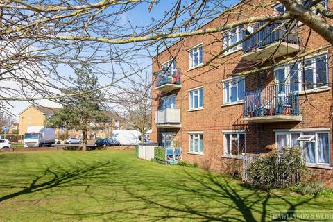 2 bedroom apartment for sale, Eastcote Avenue, West Molesey KT8