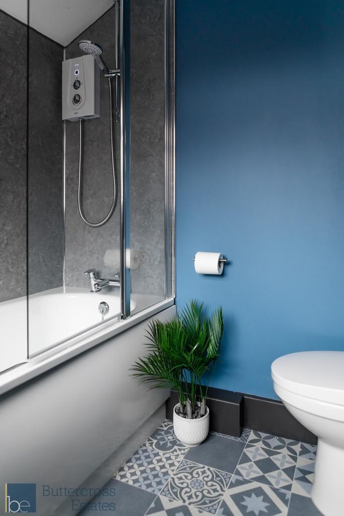 Bathroom downstairs