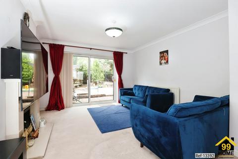 4 bedroom detached house to rent, Torrington Avenue, Coventry, CV4