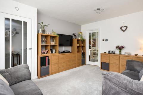 16 Collingwood Way, Shoeburyness, Southend-on-sea, SS3 8BT