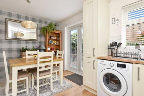 16 Collingwood Way, Shoeburyness, Southend-on-sea, SS3 8BT