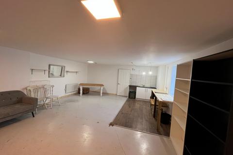 Studio to rent, Ashley Road, Poole, BH14