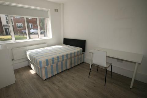 3 bedroom flat to rent, Marshwood House, Kilburn Vale NW6