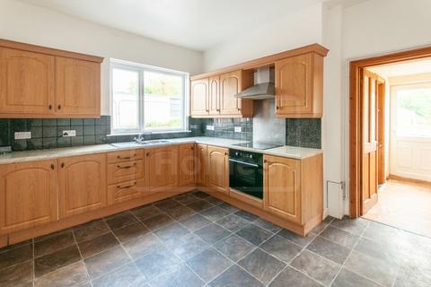 3 bedroom detached house for sale, Brecon Road, Ystradgynlais, Swansea