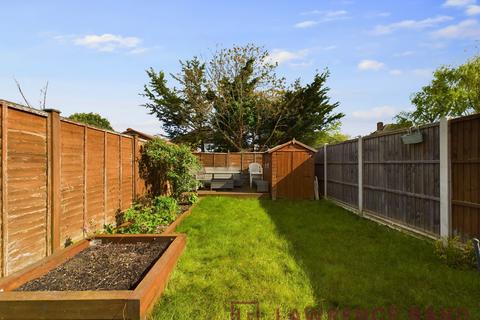 7c Cedar Avenue, Ruislip, HA4 6UJ