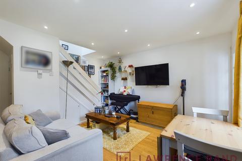 7c Cedar Avenue, Ruislip, HA4 6UJ