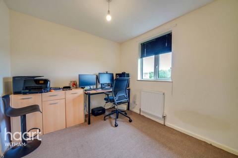77 Calamint Road, Witham, CM8 2XT