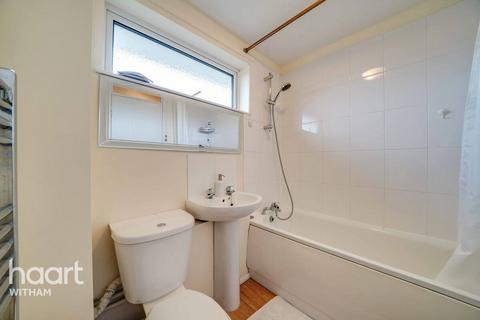 77 Calamint Road, Witham, CM8 2XT
