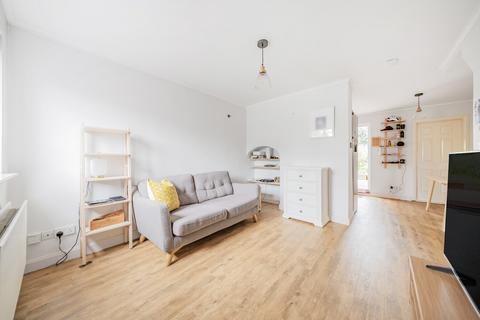 2 bedroom maisonette for sale, Batten Avenue, Woking, Surrey, GU21