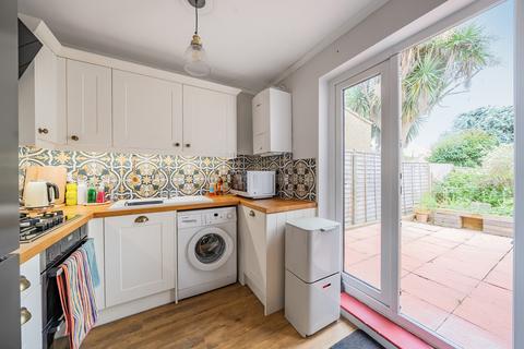 131a Batten Avenue, Woking, GU21 8TP
