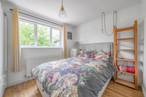 131a Batten Avenue, Woking, GU21 8TP