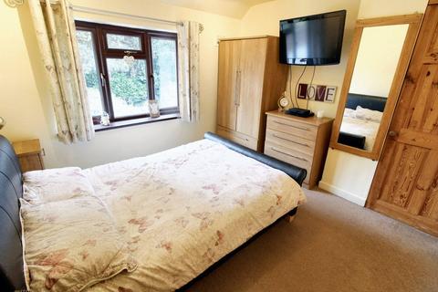 20 Beechfield Grove, Bilston, WV14 9TJ
