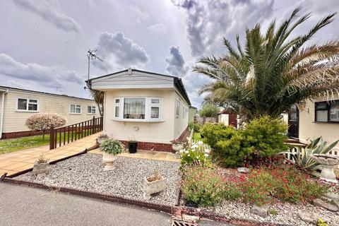 1 bedroom park home for sale, R, Kings Park, Canvey Island