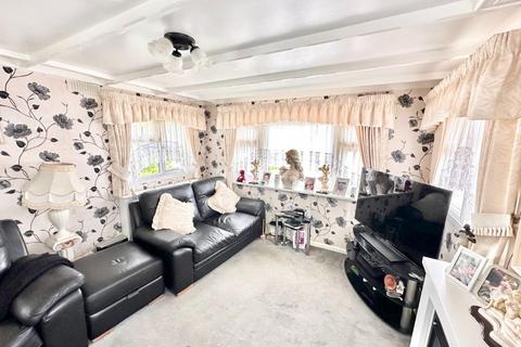 1 bedroom park home for sale, R, Kings Park, Canvey Island
