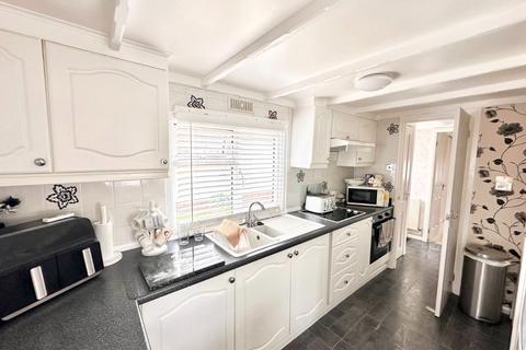 1 bedroom park home for sale, R, Kings Park, Canvey Island