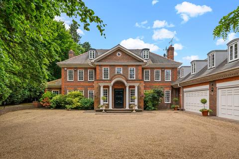 6 bedroom detached house to rent, Queens Drive, Oxshott, KT22