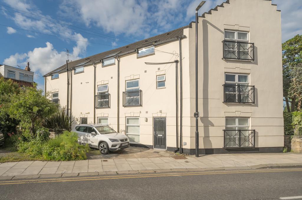 Westgate, Wetherby, West Yorkshire, LS22 1 bed flat for sale £120,000