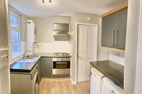 2 bedroom flat to rent, Balfour Street, Gateshead NE8