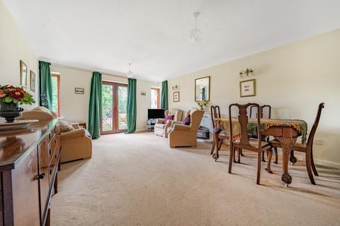 2 bedroom apartment for sale, Ashley Gardens, Shalford, Guildford, Surrey, GU4