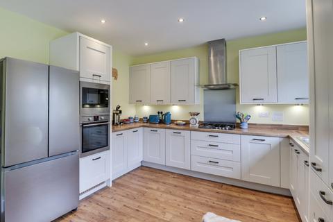 4 bedroom detached house for sale, Bletchley Road, Horsforth, Leeds, West Yorkshire, LS18