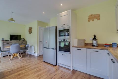 47 Bletchley Road, Horsforth, Leeds, LS18 4FG