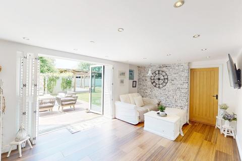 Lower Pike View Barn Chorley Road, Blackrod, Bolton, BL6 5LE
