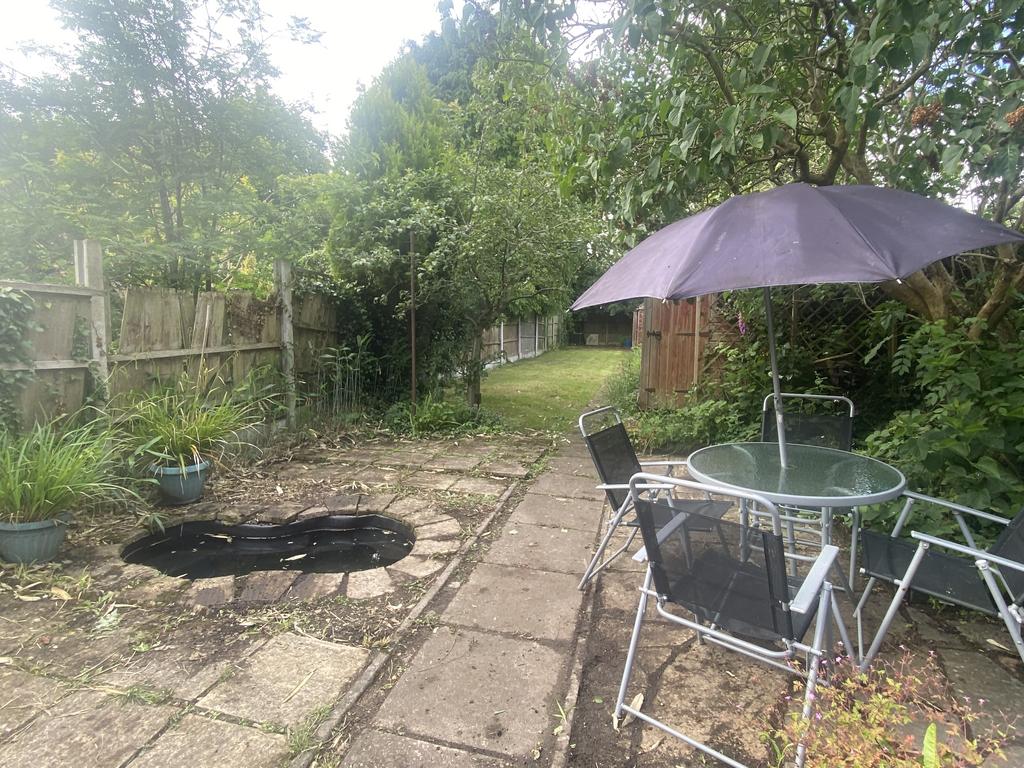 Chantry Avenue, Walsall WS3 2 bed semidetached house for sale £150,000