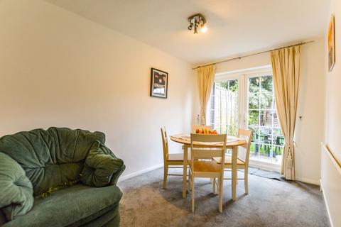 3 bedroom terraced house to rent, Midhope Close, Woking, Surrey, GU22