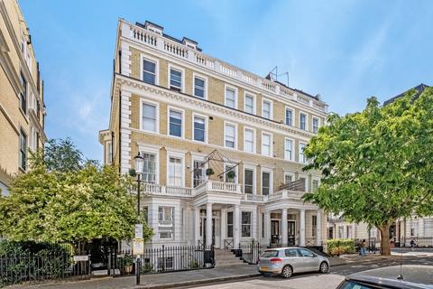 1 bedroom apartment to rent, Southwell Gardens South Kensington SW7