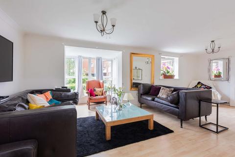 91 Grasholm Way, Slough, SL3 8WF