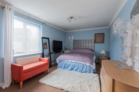 91 Grasholm Way, Slough, SL3 8WF