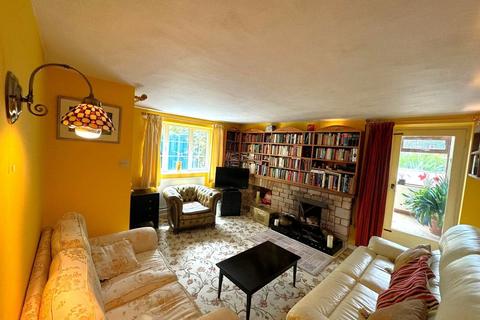 11 Crown Hill, Ropsley, Grantham, NG33 4BH