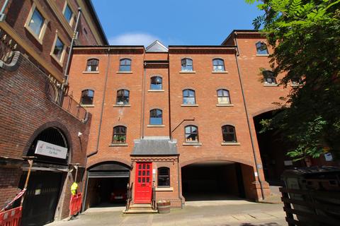 2 bedroom flat for sale, Riverside Court, Leeds