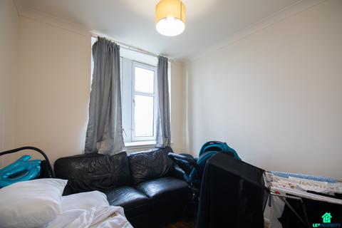 1 bedroom flat for sale, Quarrybrae Street, Glasgow G31