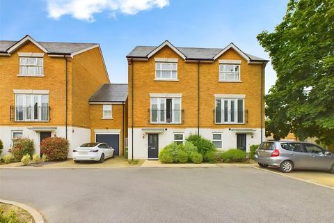 4 bedroom semi-detached house for sale, Braby Drive, Horsham RH12