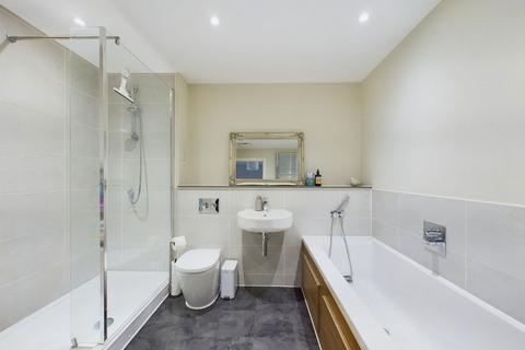 15 Braby Drive, Horsham, RH12 4TJ