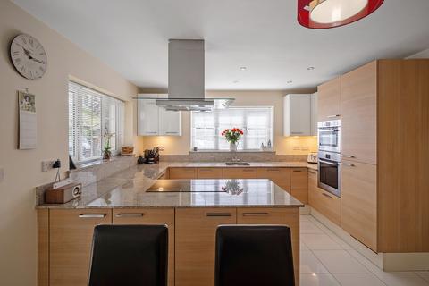 5 bedroom detached house for sale, The Spinney Bassett Southampton, Hampshire, SO16 7FW