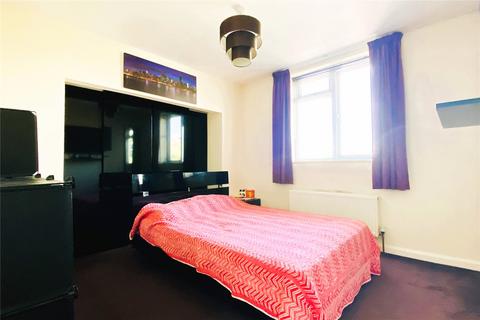 3 Salcombe Road, Ashford, TW15 3BP